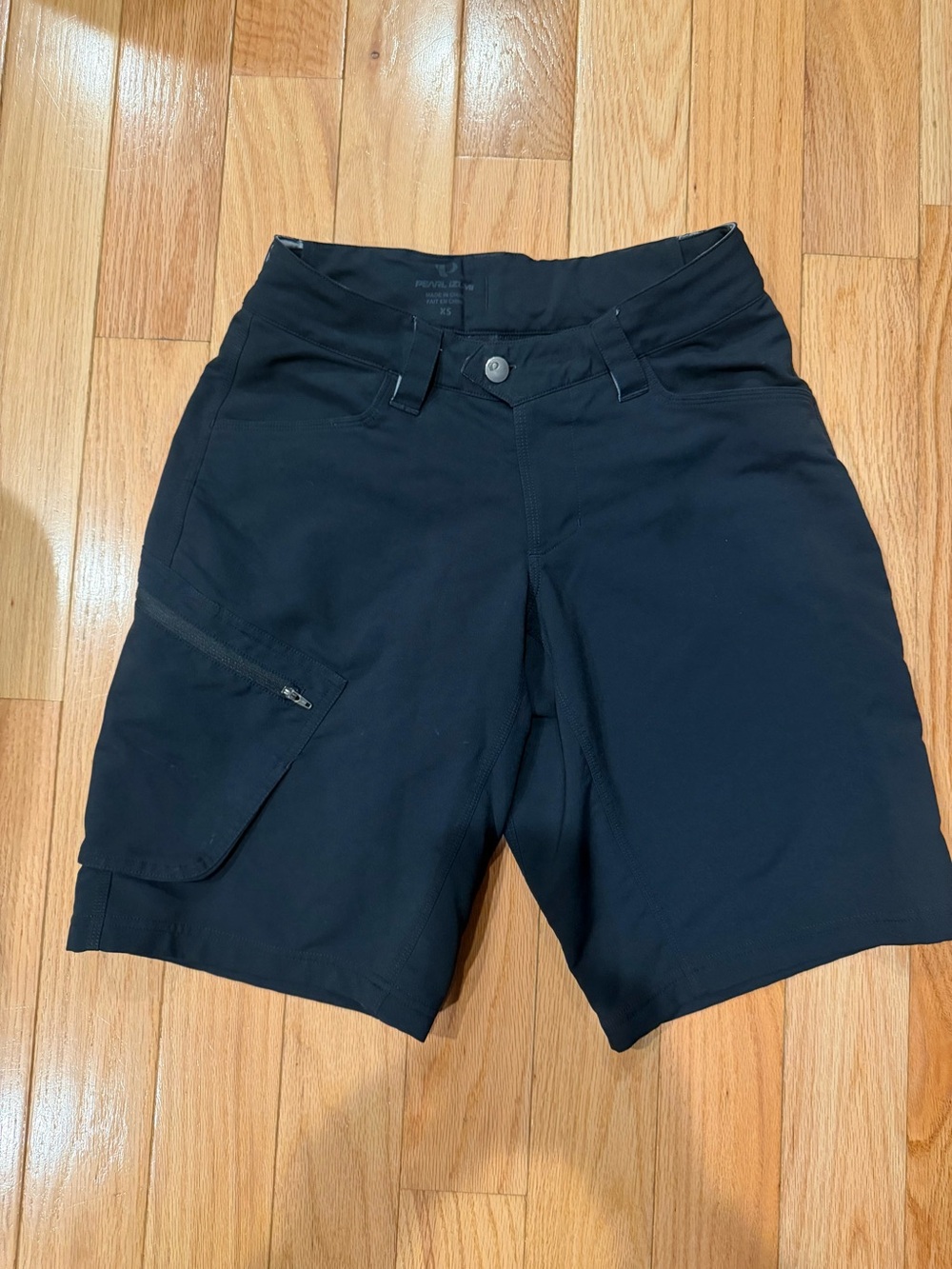 Pearl Izumi Women's Black Athletic Cargo Shorts
